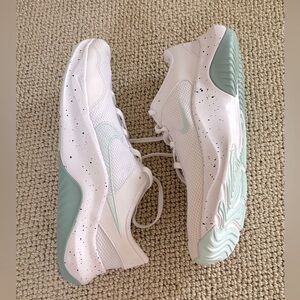 New Nike Legend Essential 3 in White and Jade - WOMENS 12